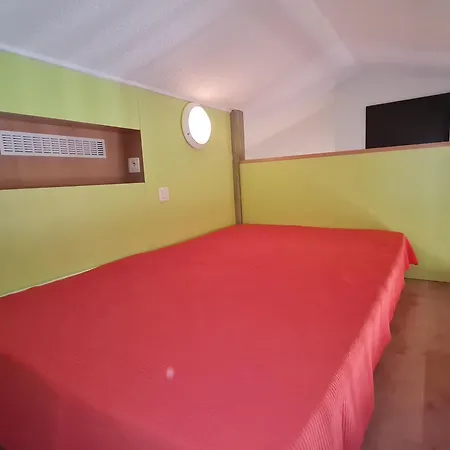 Apartment A Avec Piscine, Balcon Et Parking, Proche Commerces Et Plages. - Fr-1-780-80