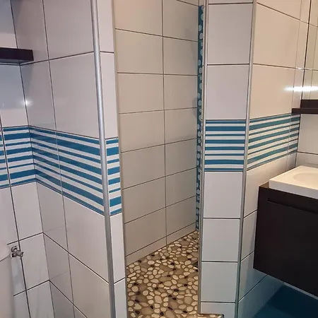 Apartment A Avec Piscine, Balcon Et Parking, Proche Commerces Et Plages. - Fr-1-780-80 *
