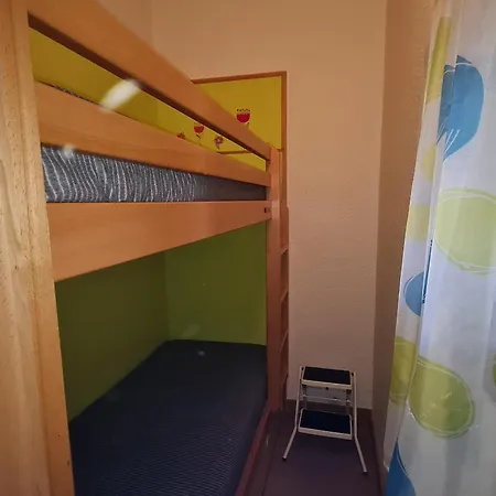 A Avec Piscine, Balcon Et Parking, Proche Commerces Et Plages. - Fr-1-780-80 Apartment Sainte-Maxime
