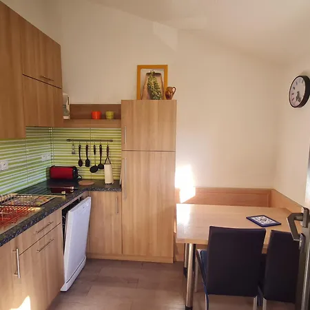 Apartment A Avec Piscine, Balcon Et Parking, Proche Commerces Et Plages. - Fr-1-780-80