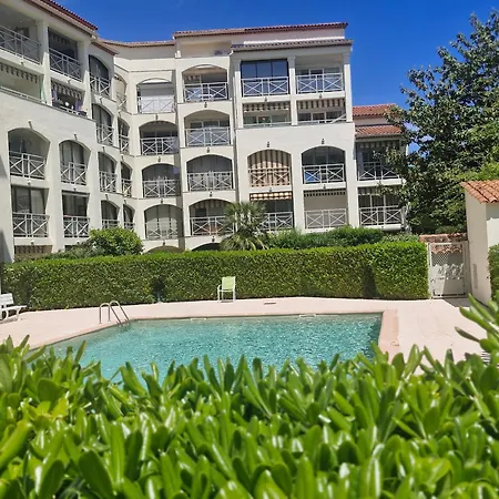 A Avec Piscine, Balcon Et Parking, Proche Commerces Et Plages. - Fr-1-780-80 Appartamento *